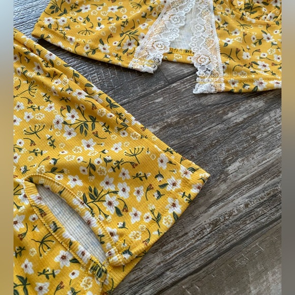 Flower Set - Picture 2 of 2